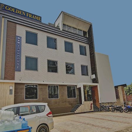 Townhouse Golden Frame Otel Ghaziabad Dış mekan fotoğraf