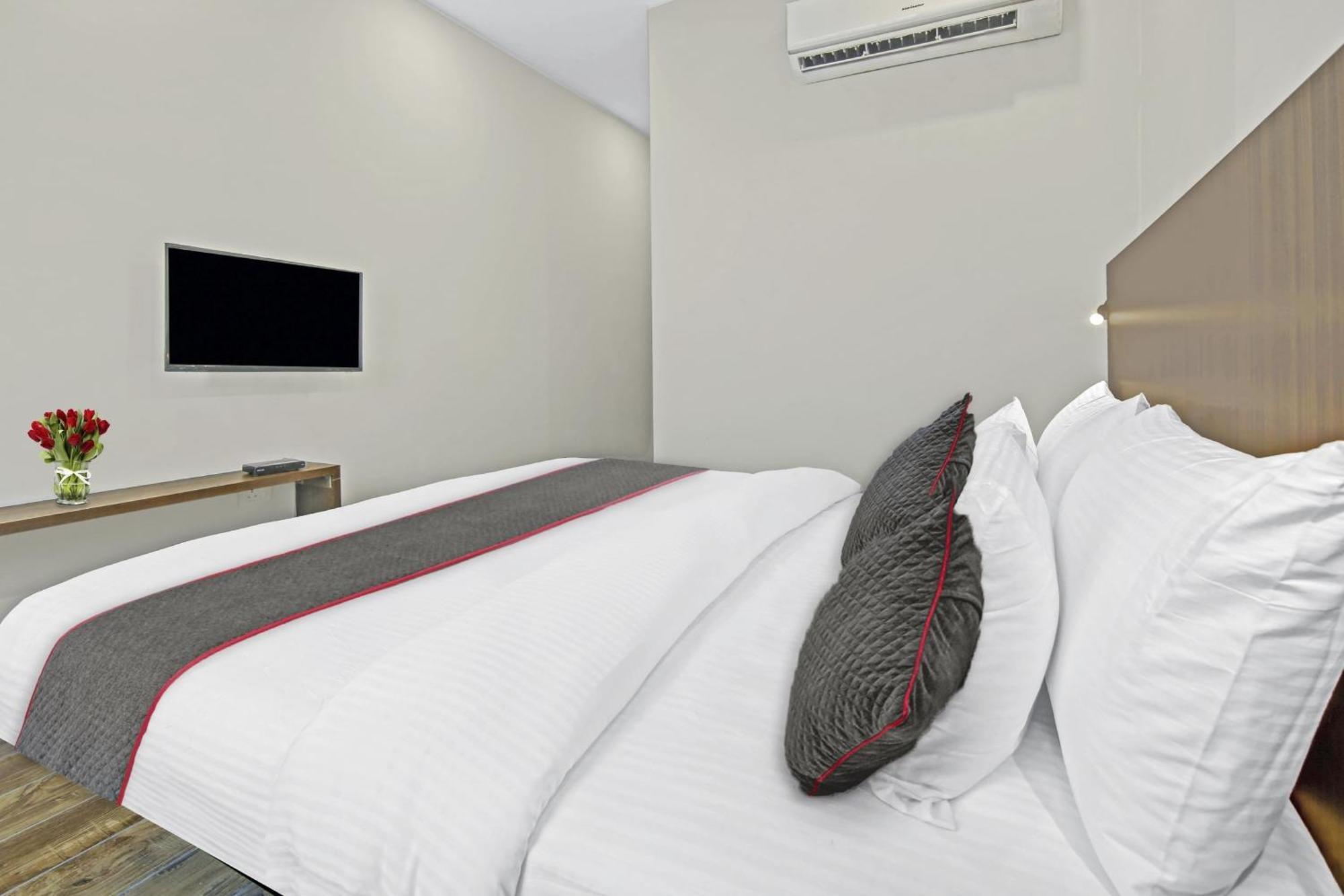 Townhouse Golden Frame Otel Ghaziabad Dış mekan fotoğraf