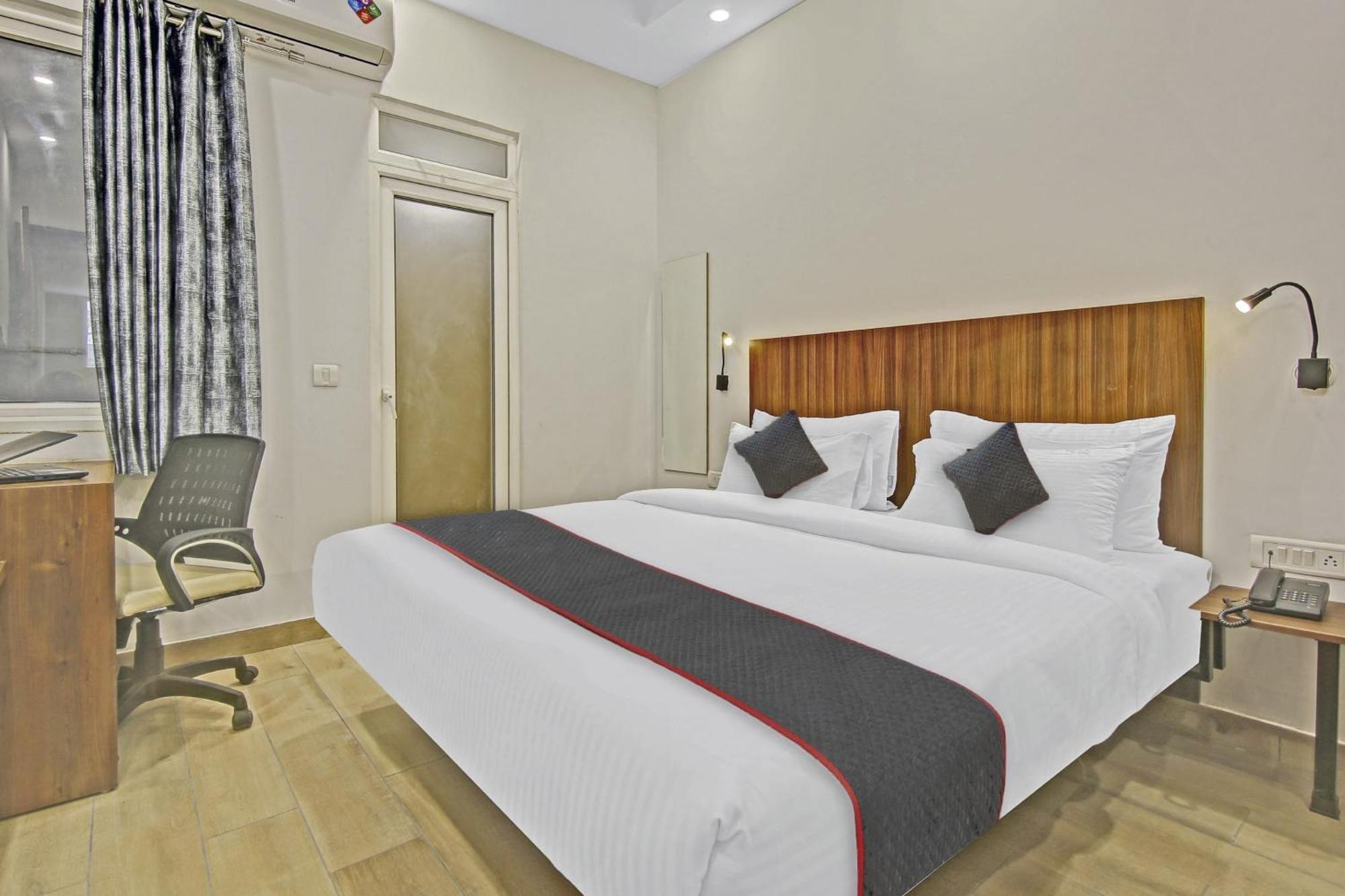 Townhouse Golden Frame Otel Ghaziabad Dış mekan fotoğraf